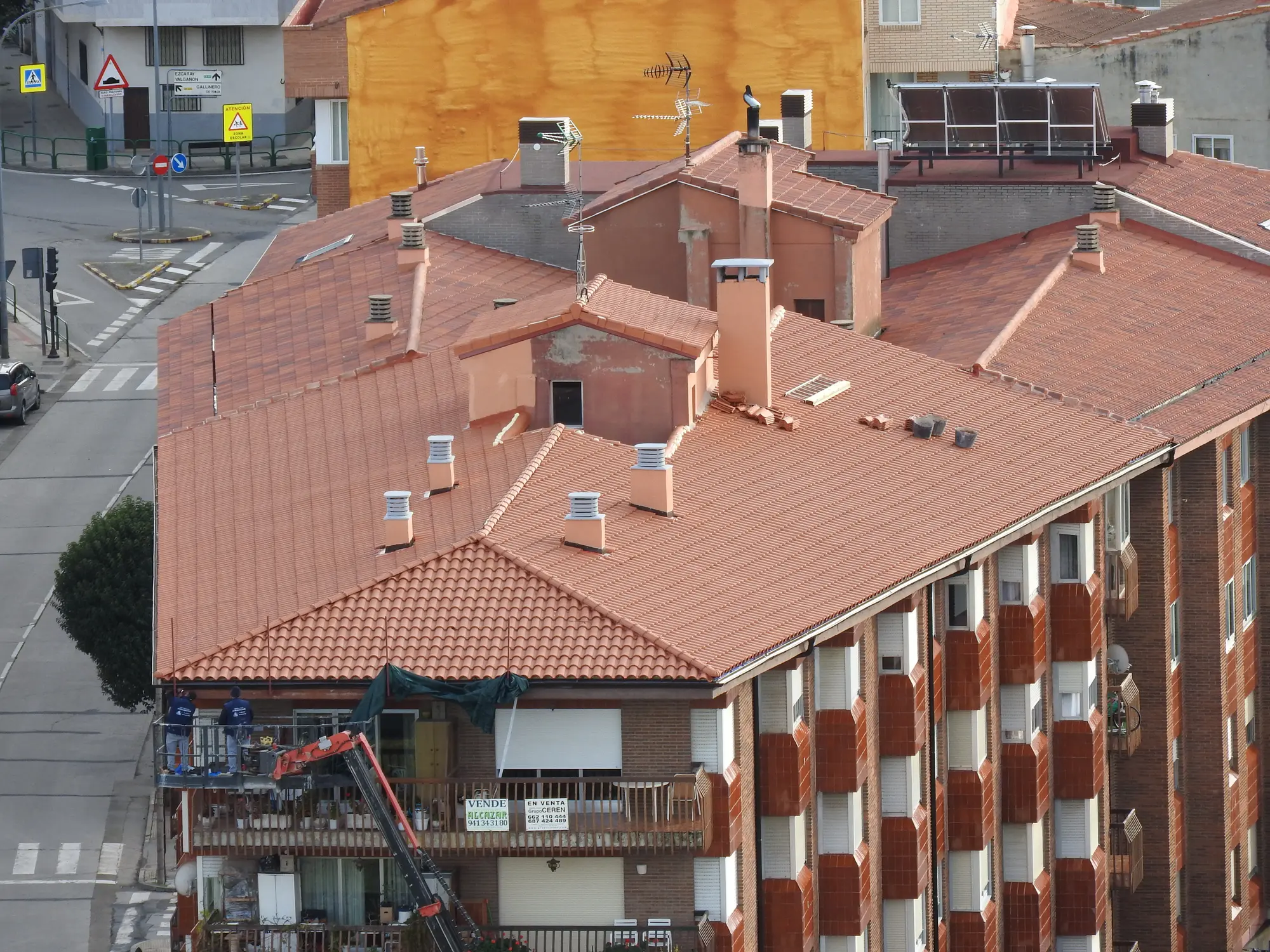 Rehabilitación de cubierta en calle Alfonso Peña