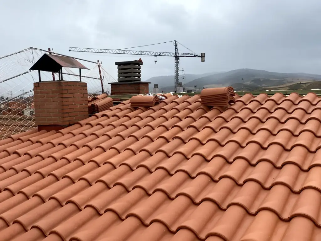 Rehabilitación de cubierta y terraza en calle Hermosilla en Santo Domingo de la Calzada