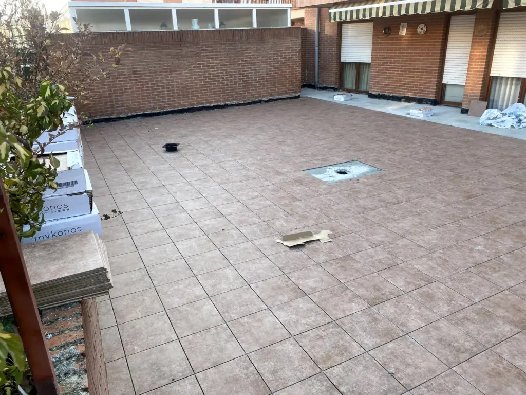 Rehabilitación de cubierta y terraza en calle Hermosilla en Santo Domingo de la Calzada