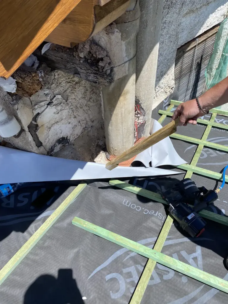 Rehabilitación de cubierta en comunidad de propietarios en Ezcaray