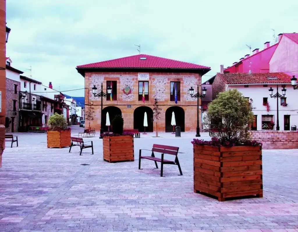 Reurbanización de calles y plaza en Santurde de Rioja